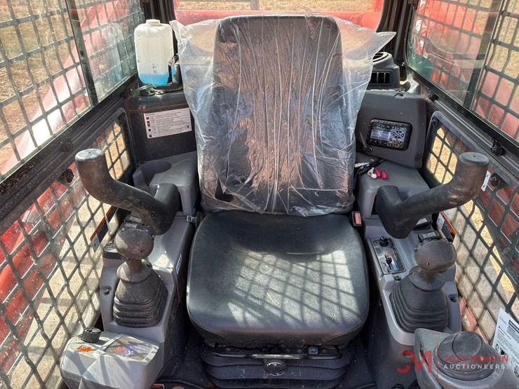 2023-kubota-svl75-2-image-17