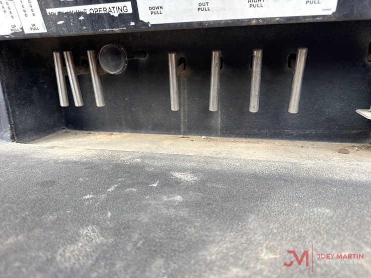 peterbiltpb337-service-truck-image-36