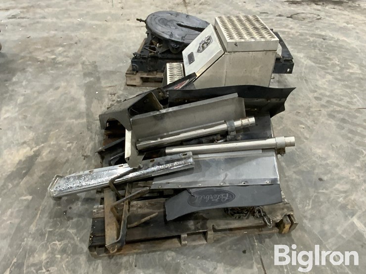 massey-ferguson-730-image-17