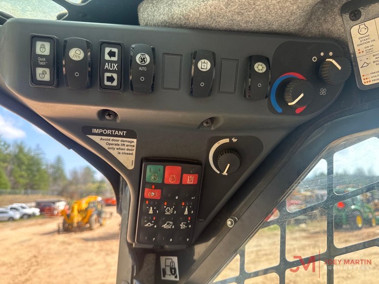 2020-deere-333g-image-21