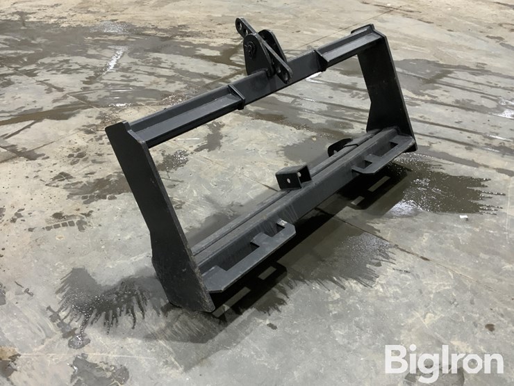 2025-massey-ferguson-730-image-3