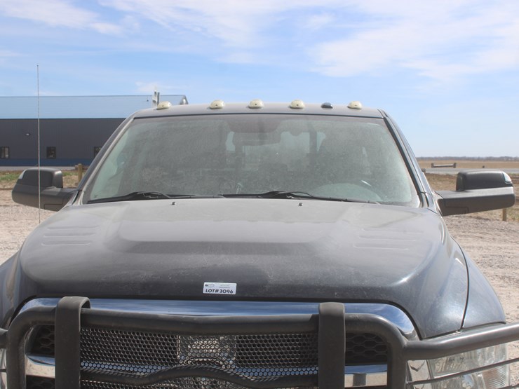 2015-dodge-3500-image-11