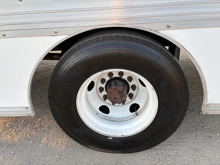 2016-ford-f650-xlt-image-8