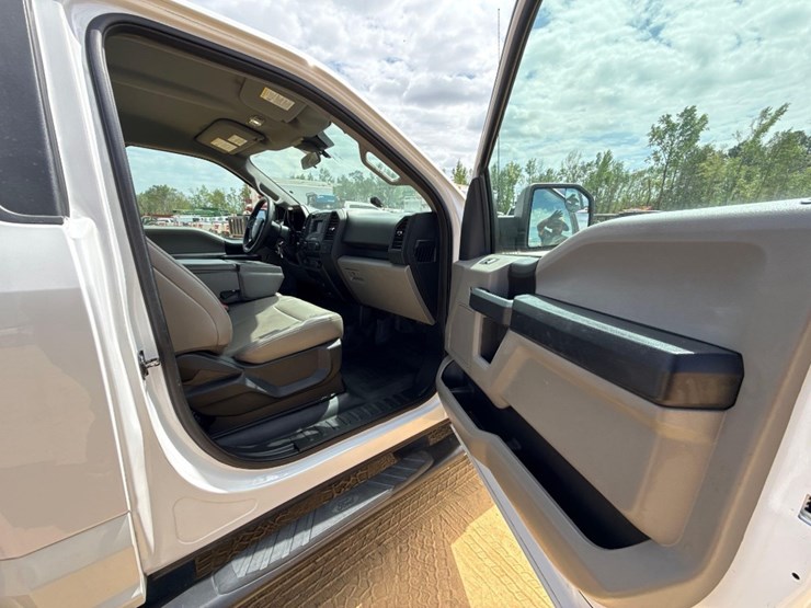 2019-ford-f150-xl-image-7