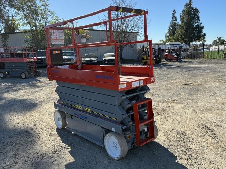 skyjack-sjiii3226-image-3