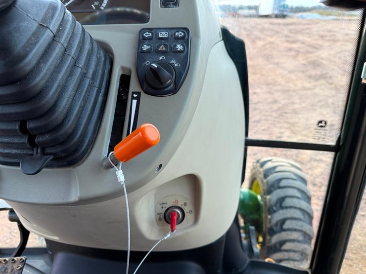 john-deere-3033r-image-43