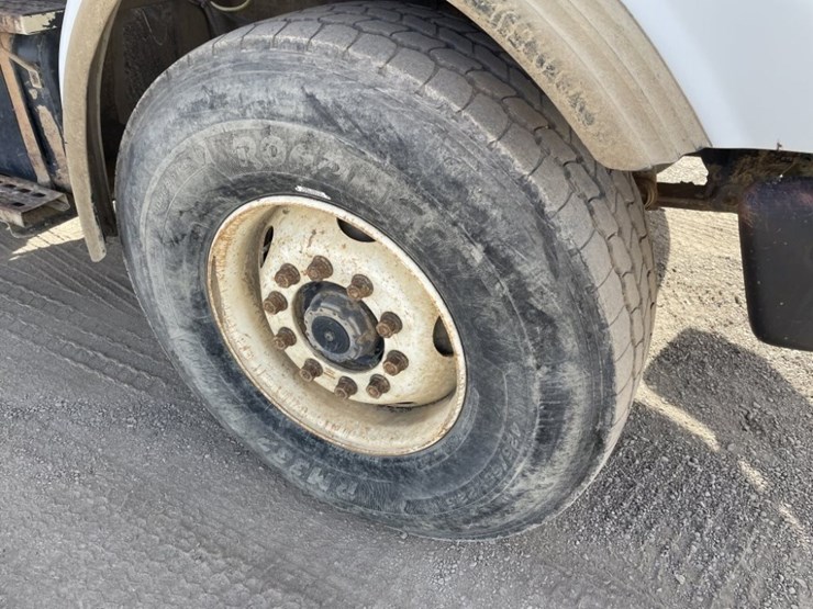 2001-sterling-l8500-image-11