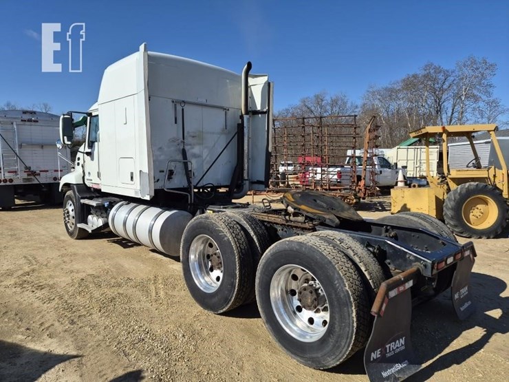 2014-mack-pinnacle-cxu613-image-12