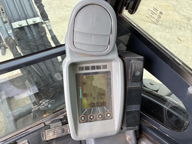 2023-deere-30g-image-22