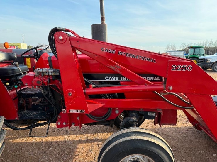 1985-case-ih-2250-image-20