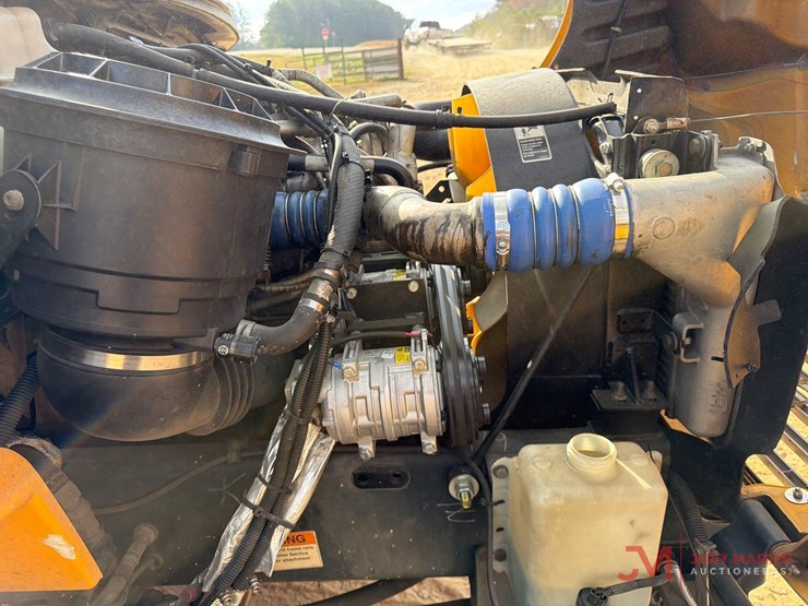 2008-thomas-saf-t-liner-c2-image-10