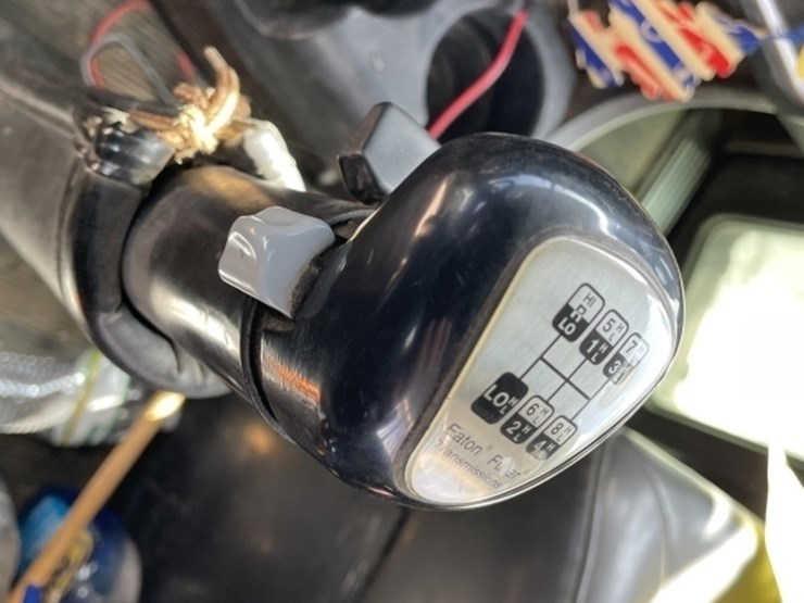 2007-kenworth-w900b-image-8