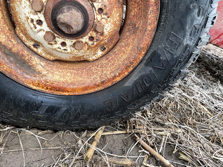 #118-•-h&s-20'-feeder-wagon-image-21