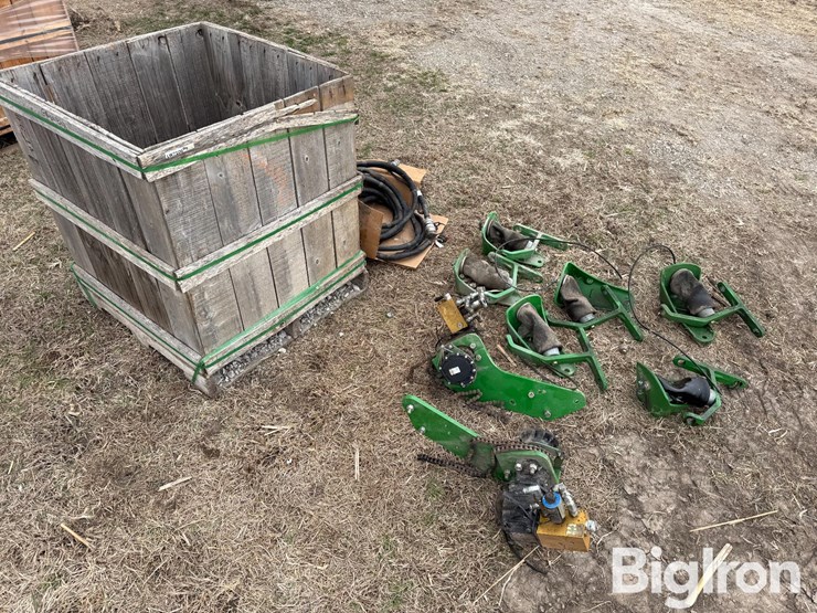 john-deere-hydraulic-drives,-air-bags,-&-wedge-box-image-3