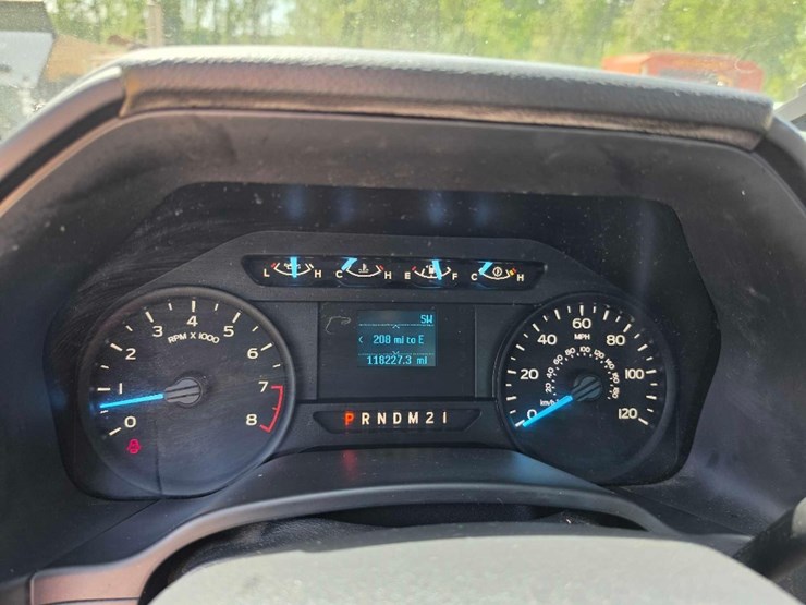 2019-ford-f150-xl-image-11