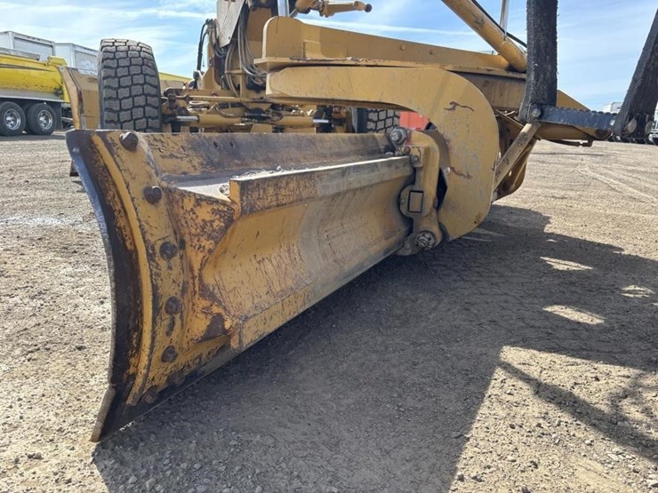 2006-caterpillar-143h-image-9