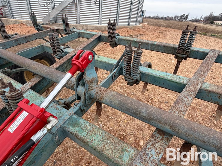 john-deere-100-image-12