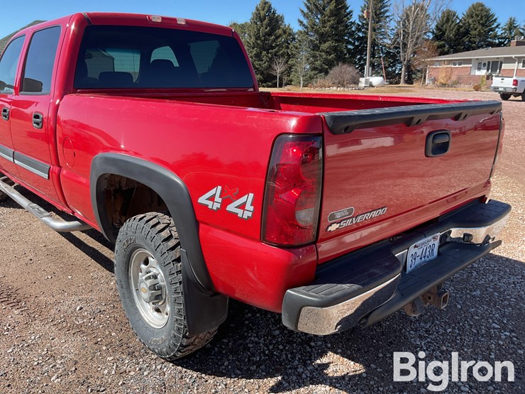 2004-chevrolet-silverado-2500-image-16