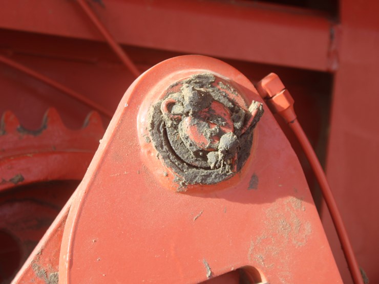 hesston-4910-image-32