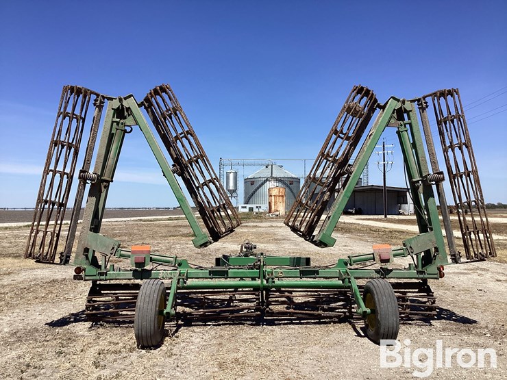 john-deere-200-image-6