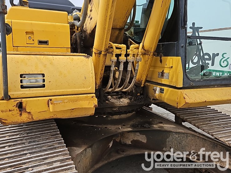 2016-komatsu-pc210-lc-11-image-16