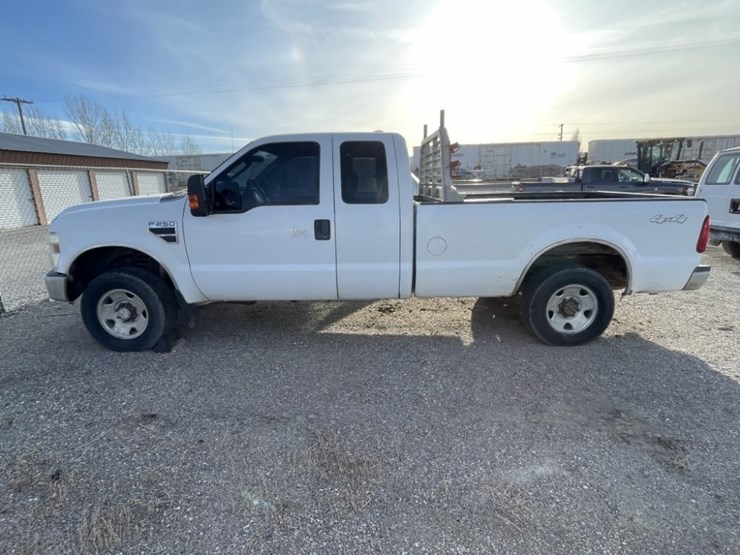 2009-ford-f250-xlt-image-2