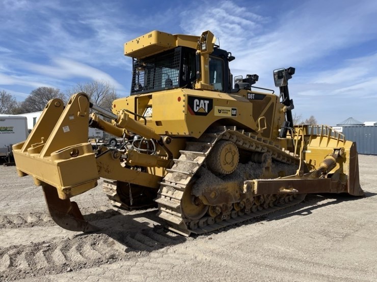 2015-caterpillar-d8t-image-5