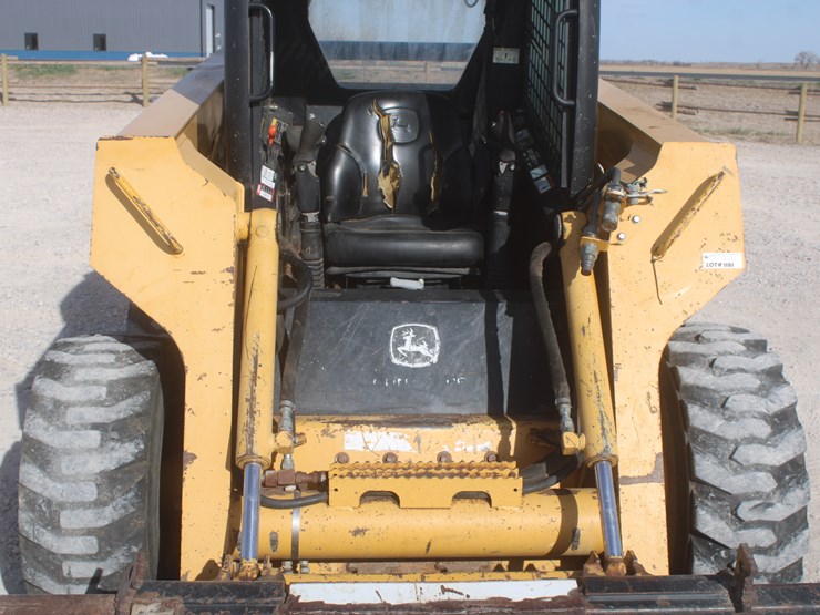 john-deere-325-image-30