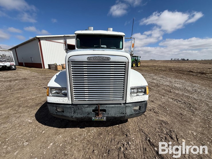 1995-freightliner-fld120-image-2