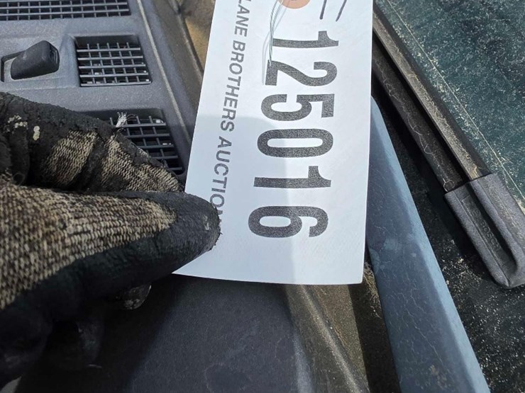 2019-ford-f150-xl-image-17