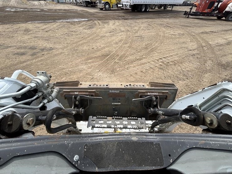 2021-bobcat-t450-image-20