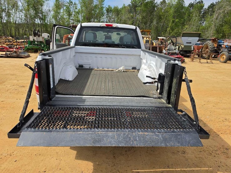 2019-ford-f150-xl-image-7