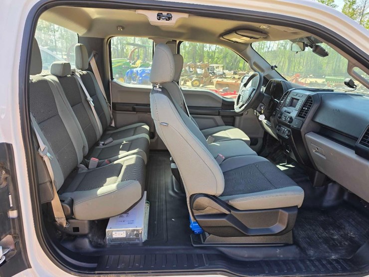 2018-ford-f150-xl-image-8