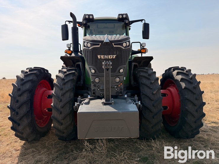 2024-fendt-933-vario-image-2