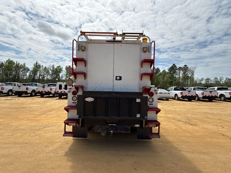 2016-ford-f550-image-5