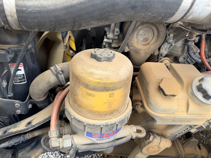 2018-freightliner-122sd-image-60