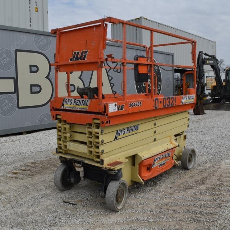 2015 JLG 2646ES