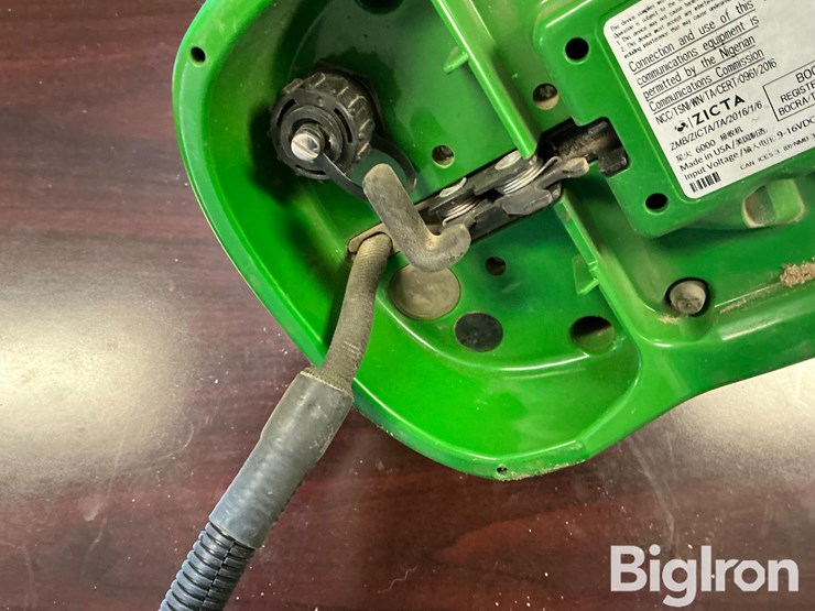 2021-john-deere-6000-image-10