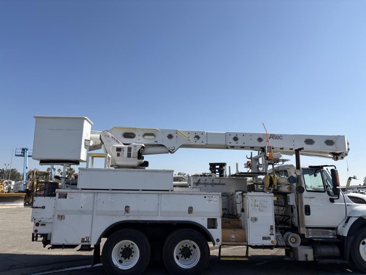 2012-international-workstar-7400-image-11