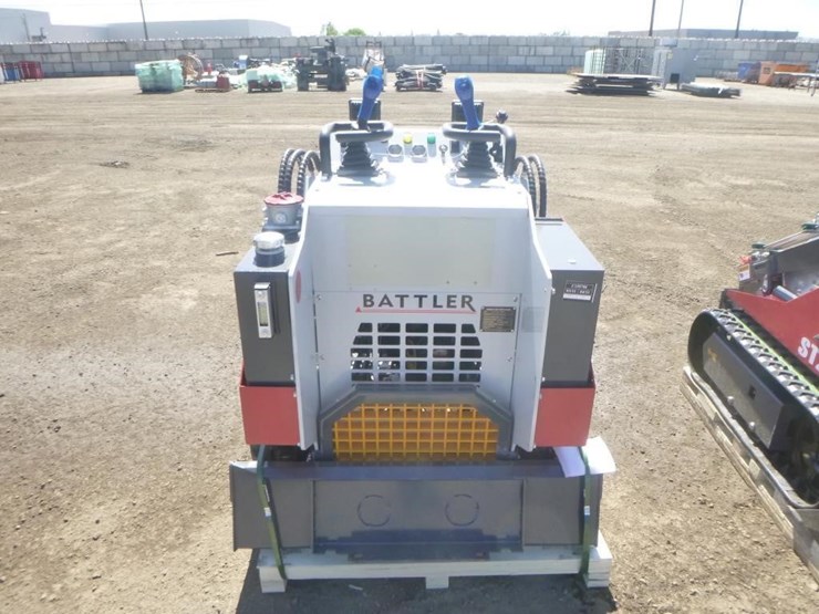 battler-st28h-6-skid-steer-track-loader-image-6