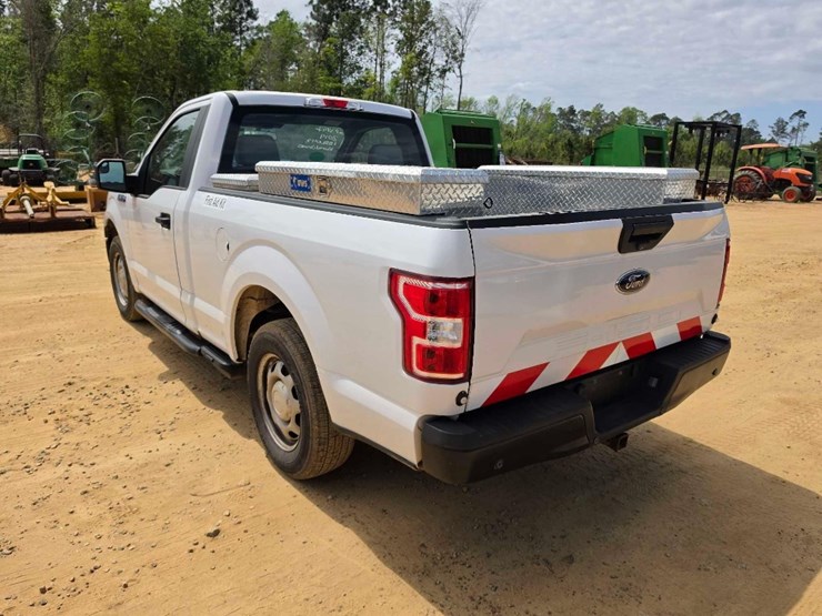2019-ford-f150-xl-image-2