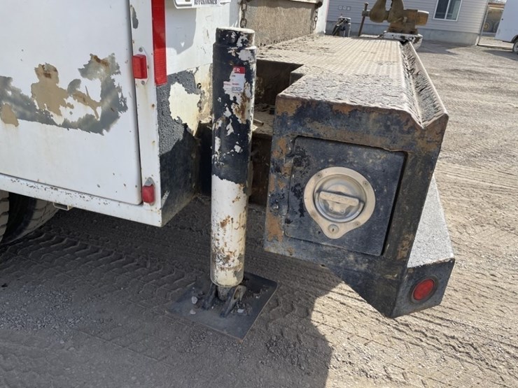 2006-kenworth-t300-image-36