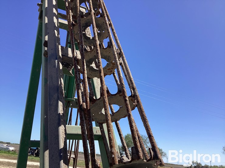 john-deere-200-image-12