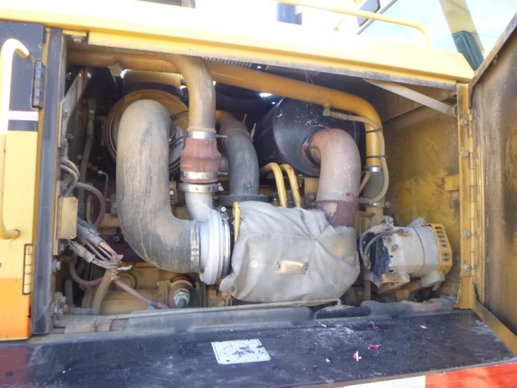 2005-caterpillar-143h-image-39