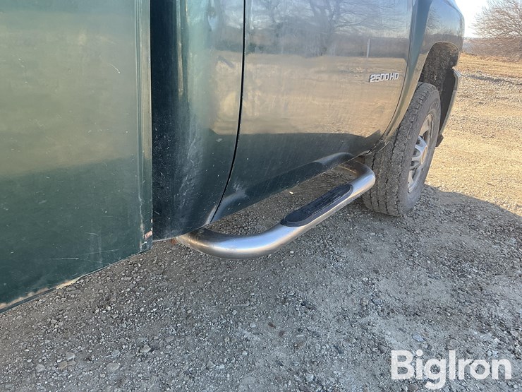 2011-chevrolet-k2500-image-16