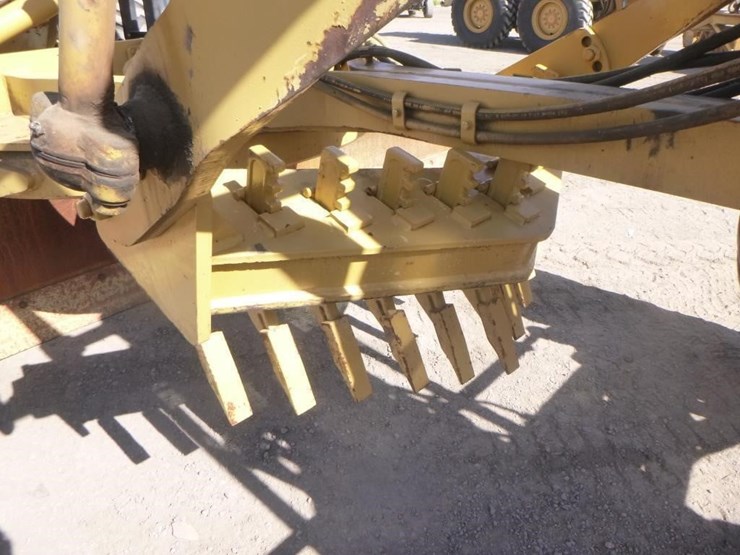 2005-caterpillar-143h-image-15