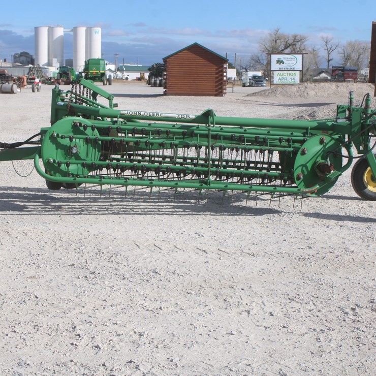 2004 JOHN DEERE 705