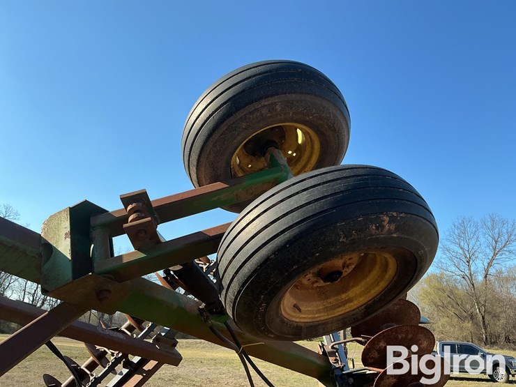 john-deere-630-image-19