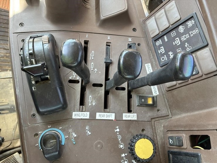 2004-john-deere-6420-image-25