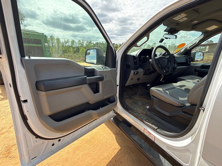 2019-ford-f150-xl-image-8